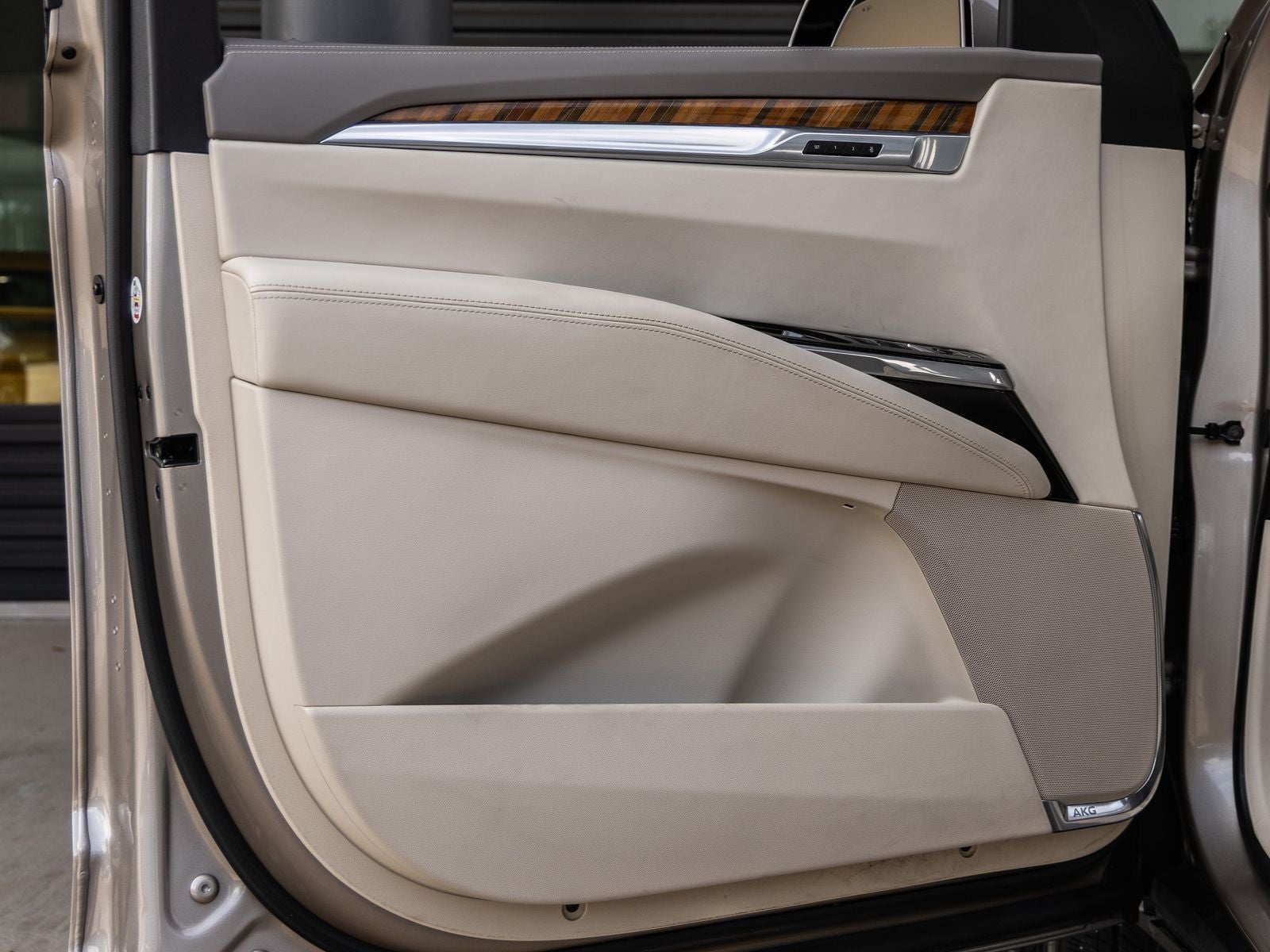 2025 Cadillac Escalade ESV Sport Platinum