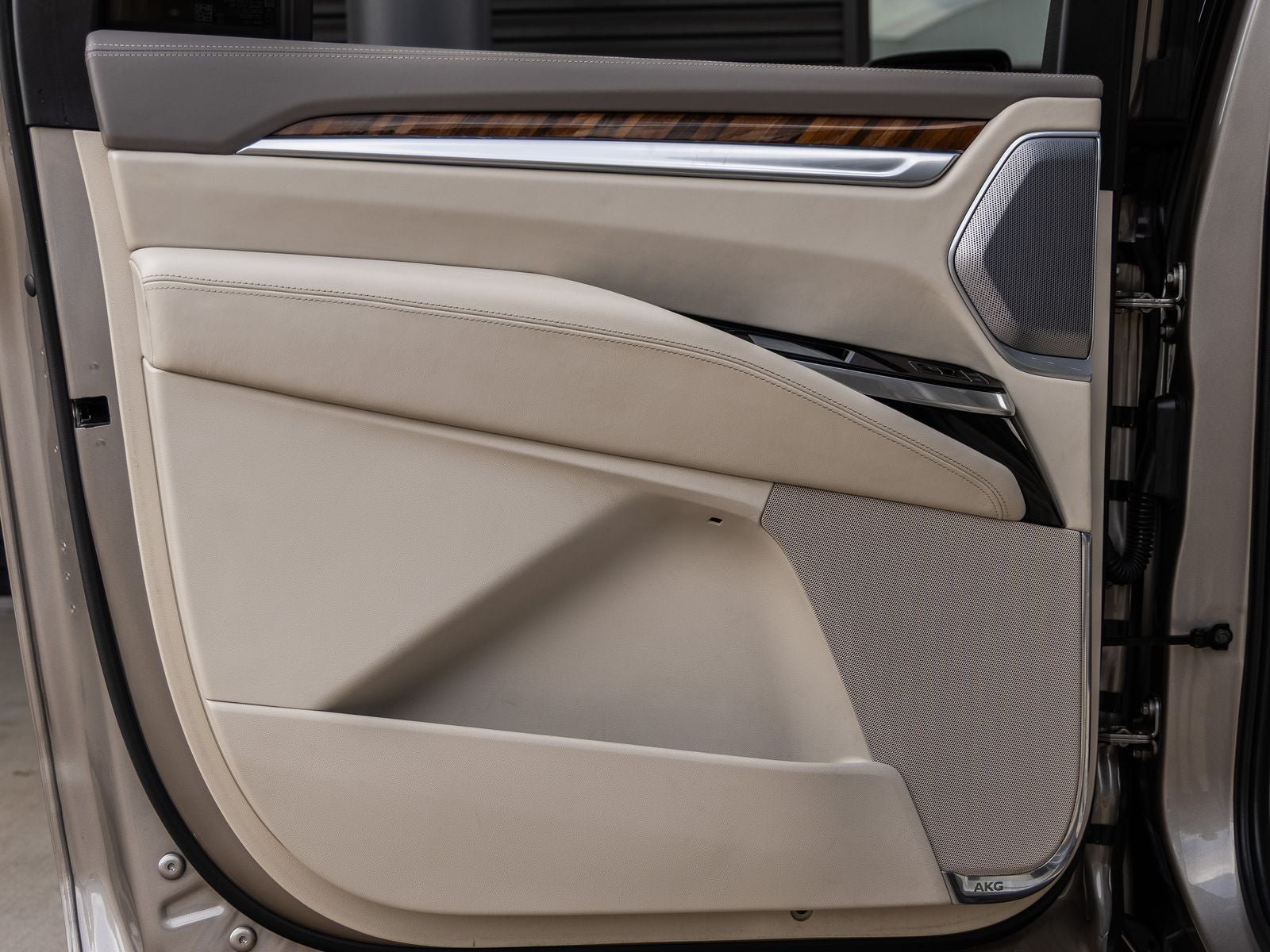 2025 Cadillac Escalade ESV Sport Platinum