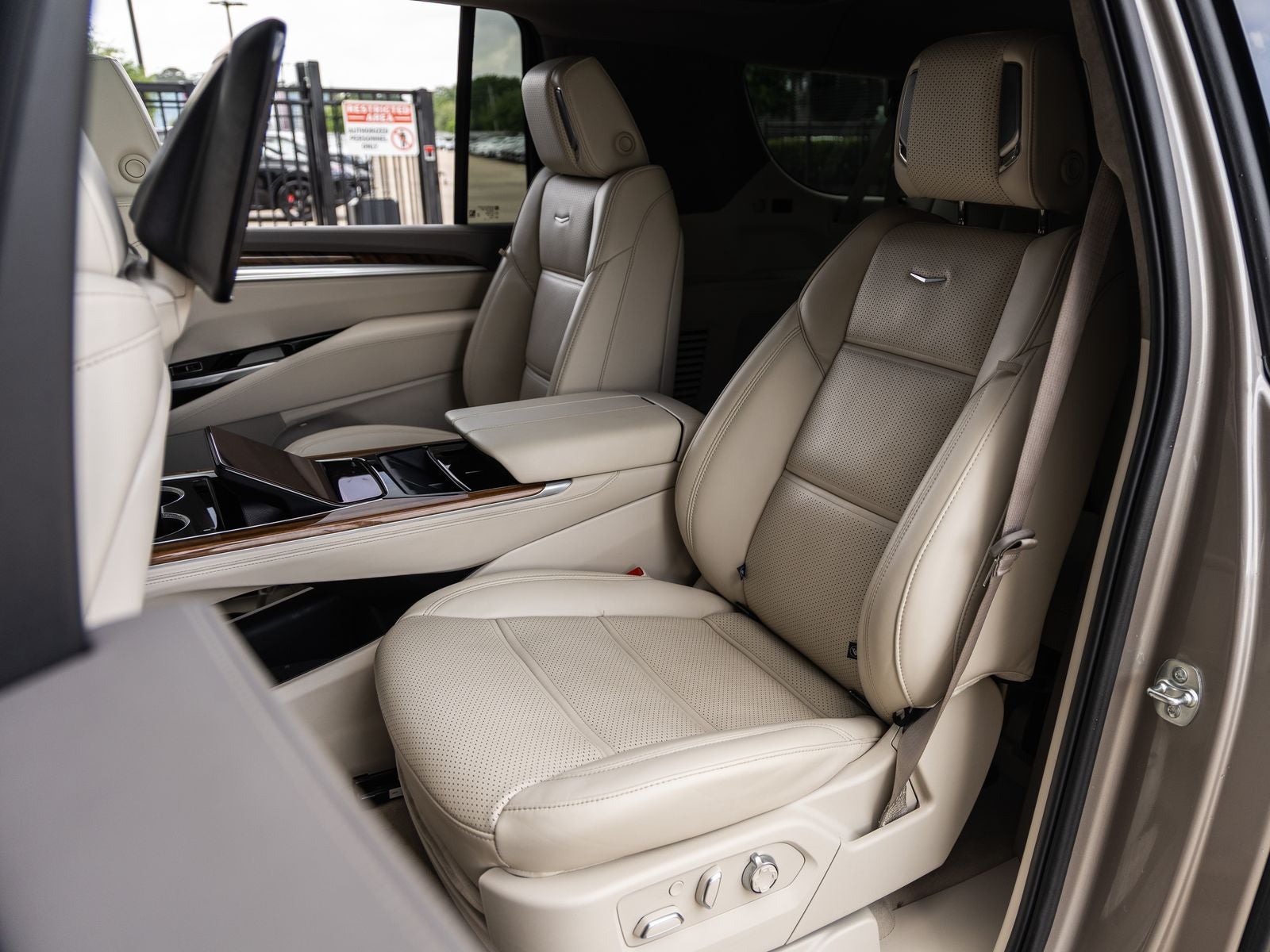 2025 Cadillac Escalade ESV Sport Platinum