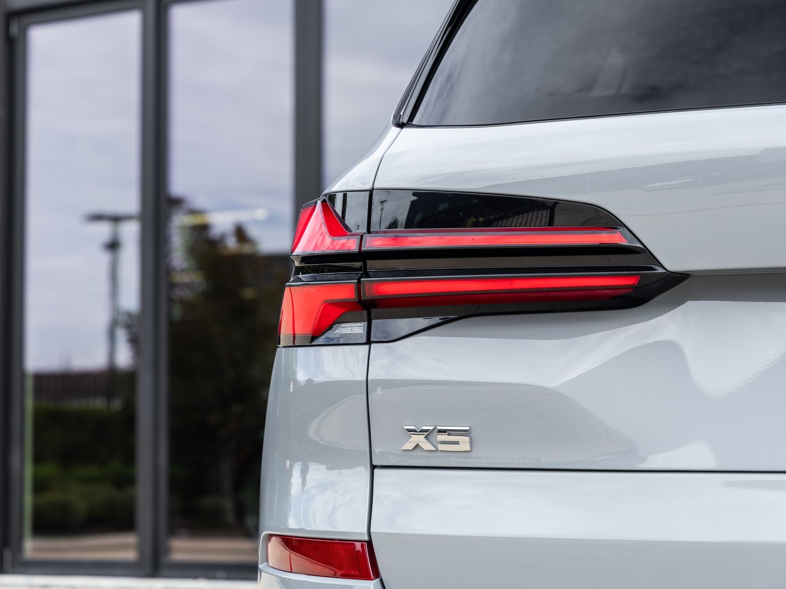 2025 BMW X5 M60i