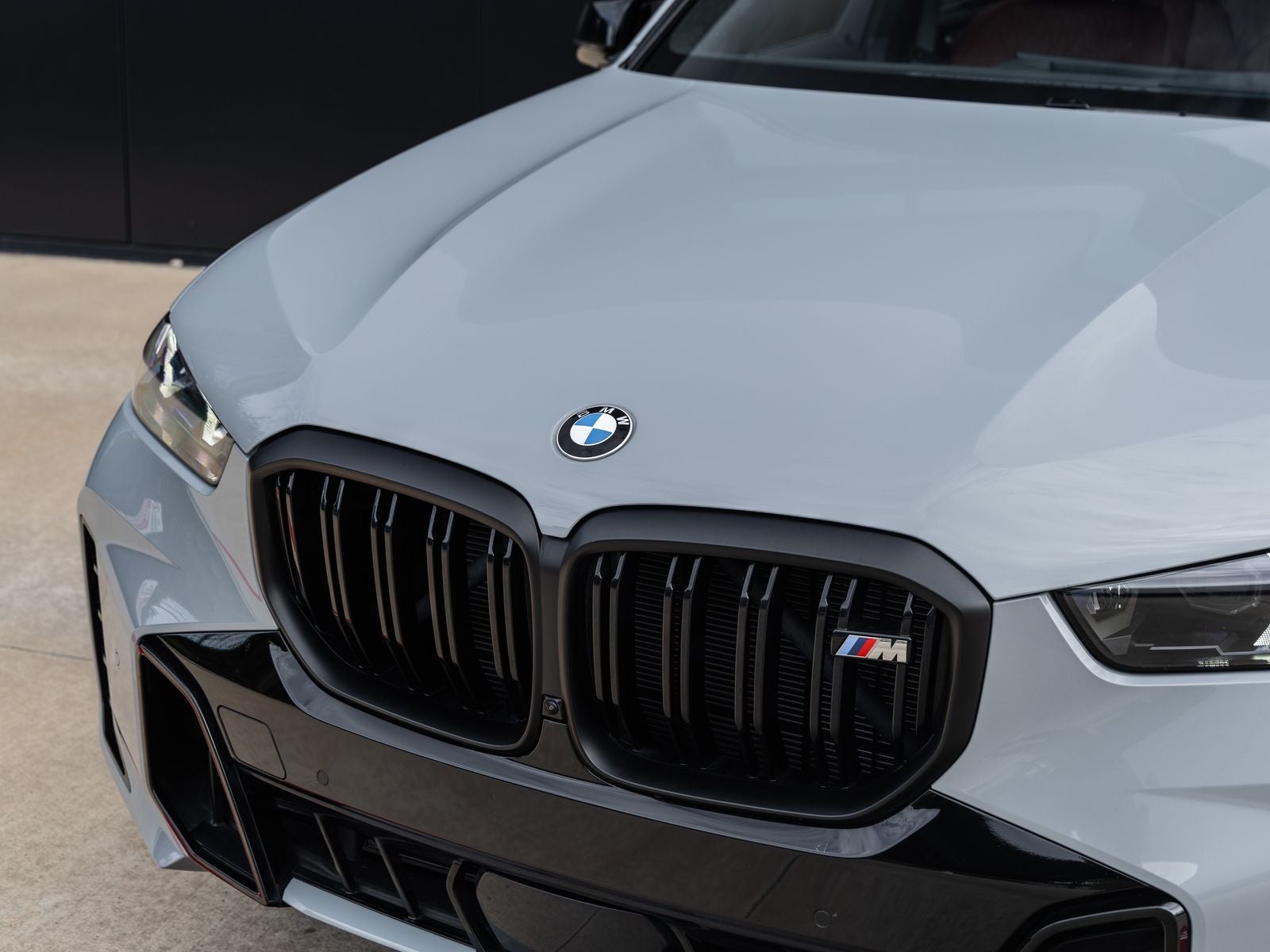 2025 BMW X5 M60i