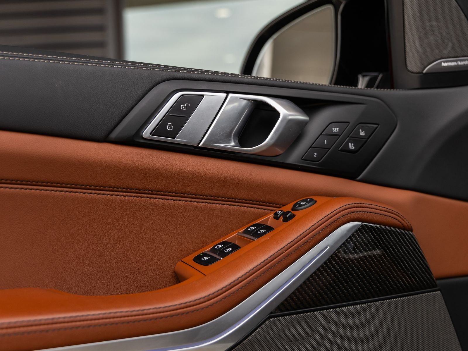 2025 BMW X5 M60i