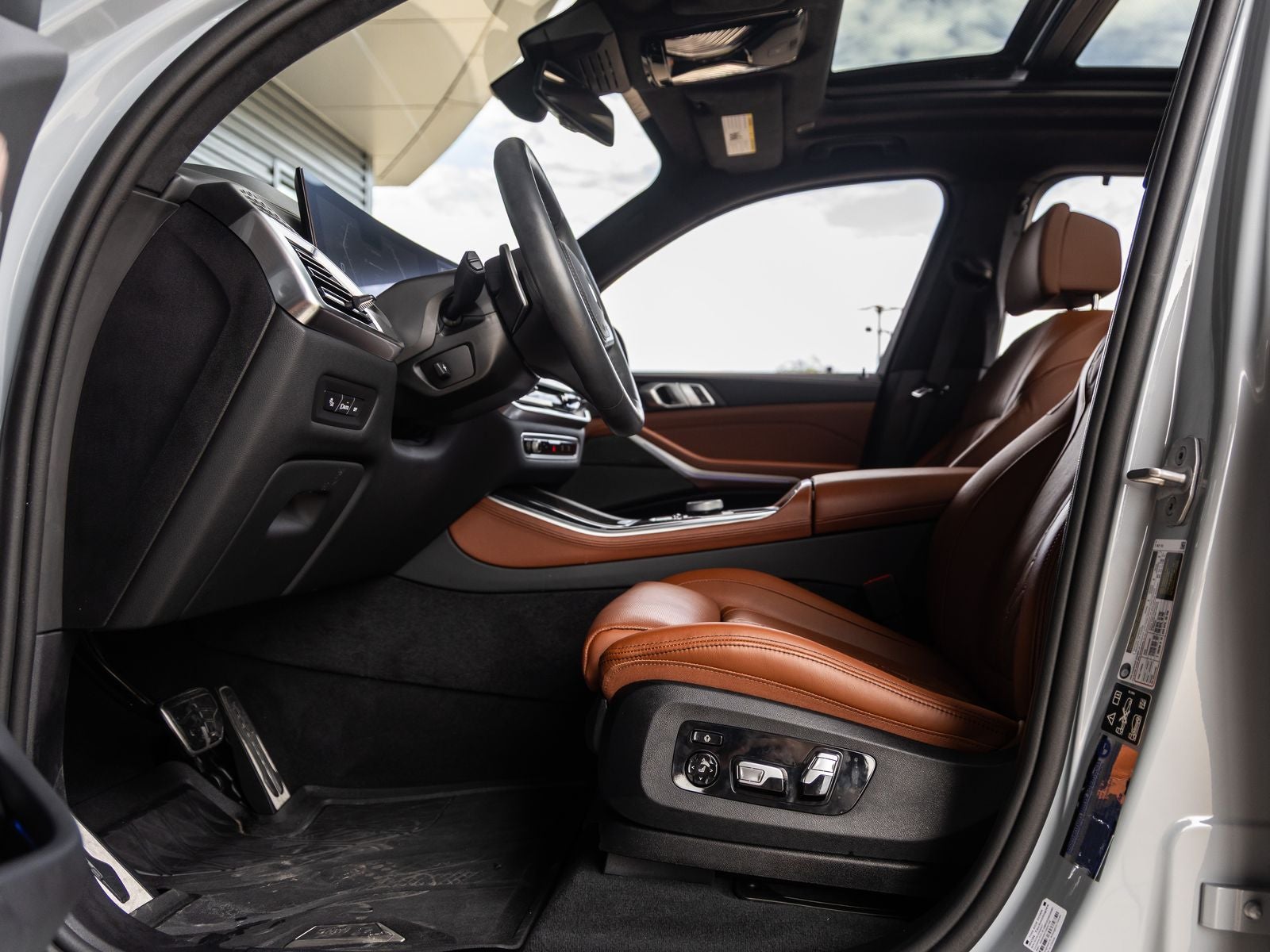 2025 BMW X5 M60i