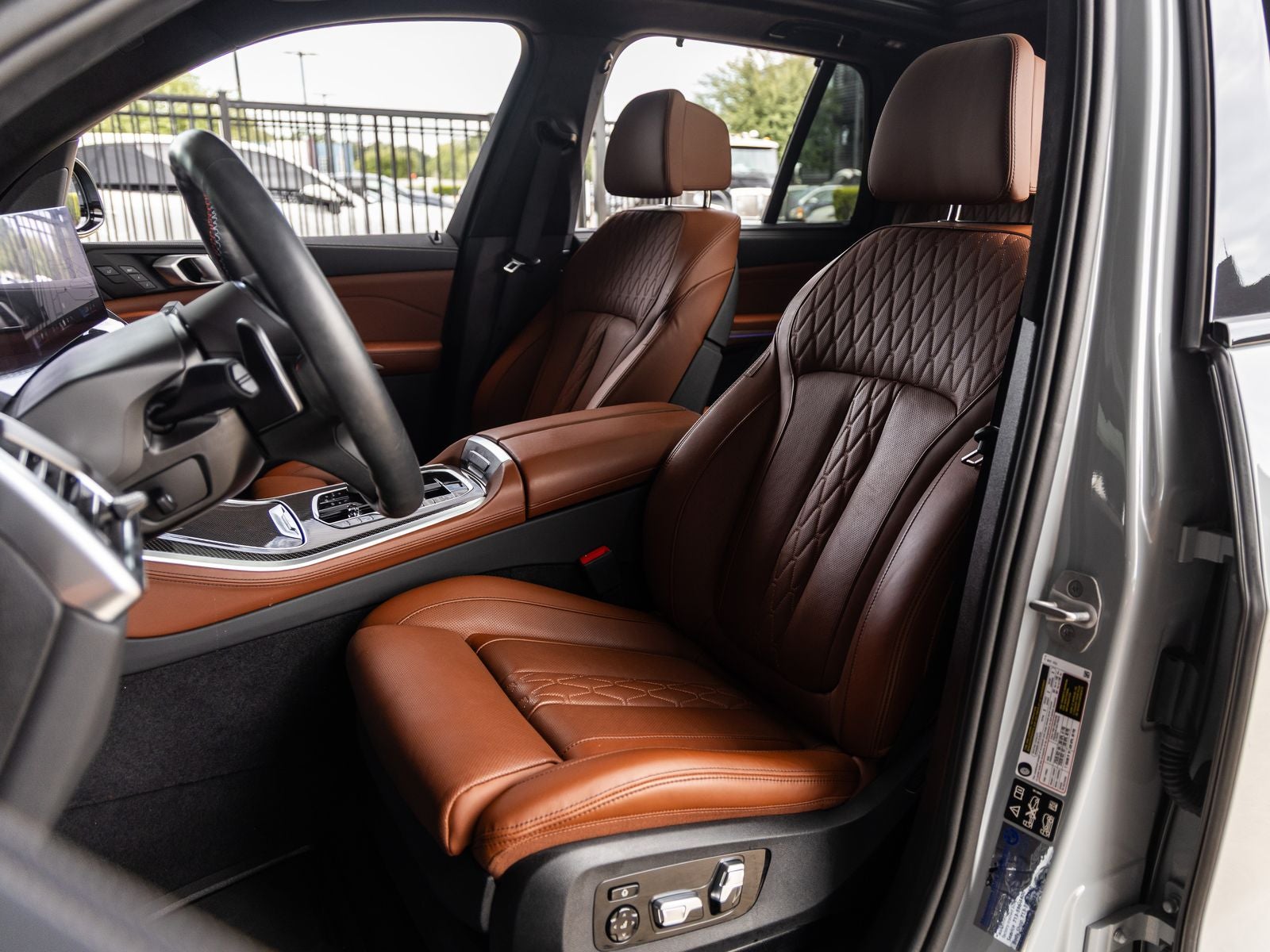 2025 BMW X5 M60i