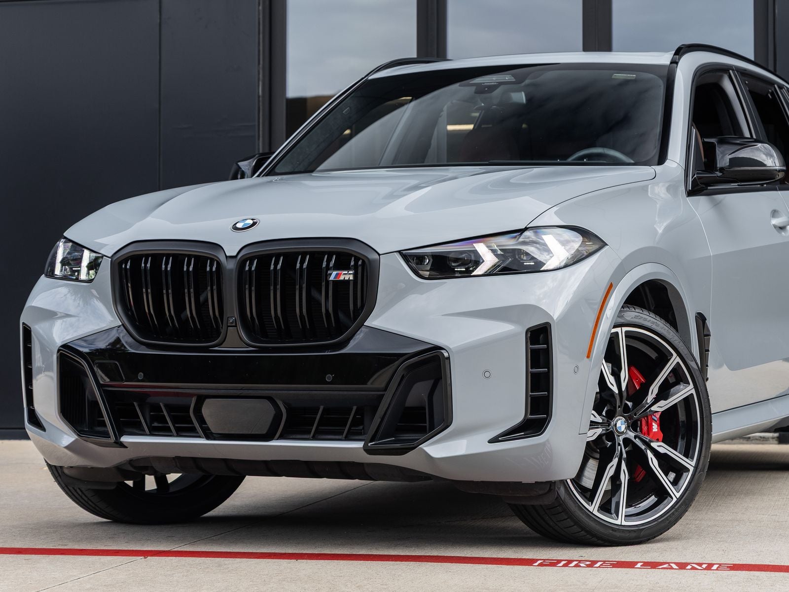 2025 BMW X5 M60i