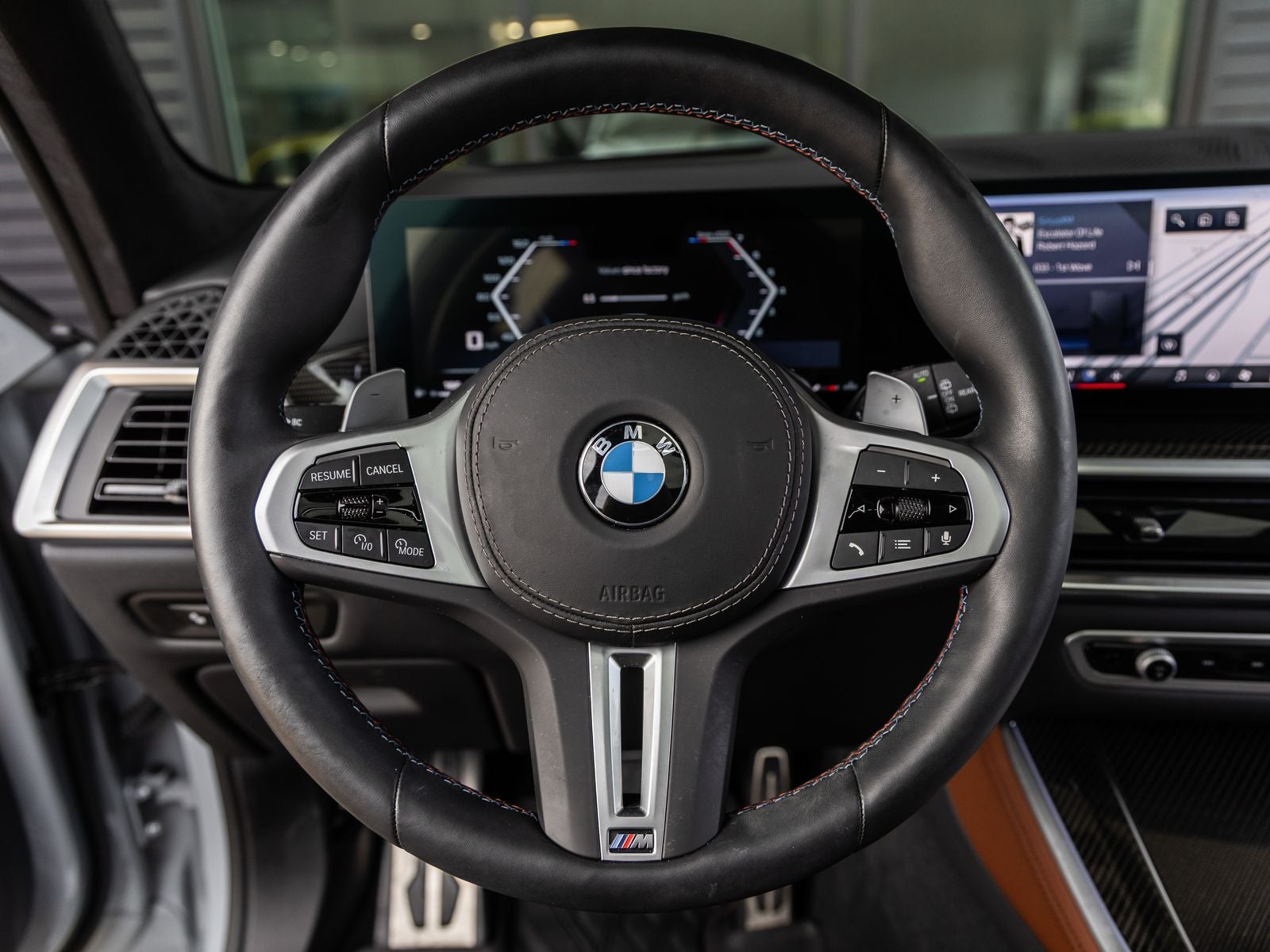 2025 BMW X5 M60i