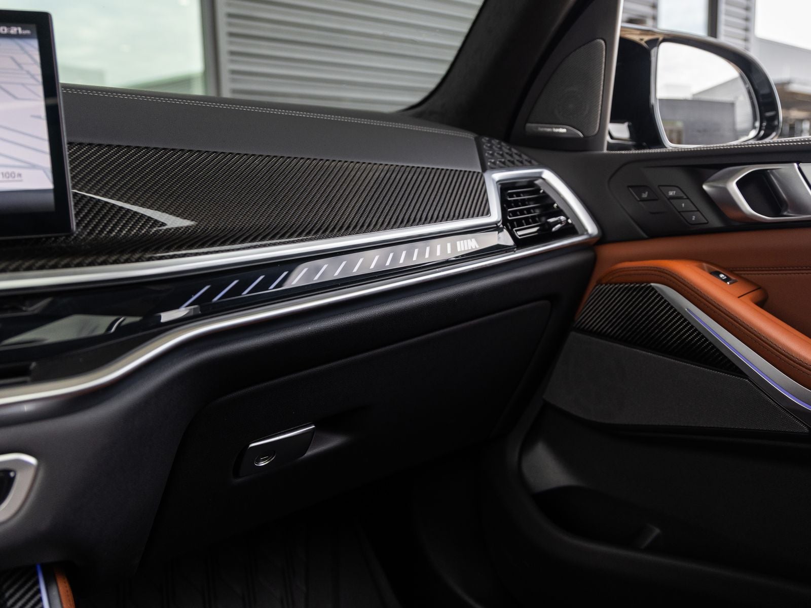 2025 BMW X5 M60i