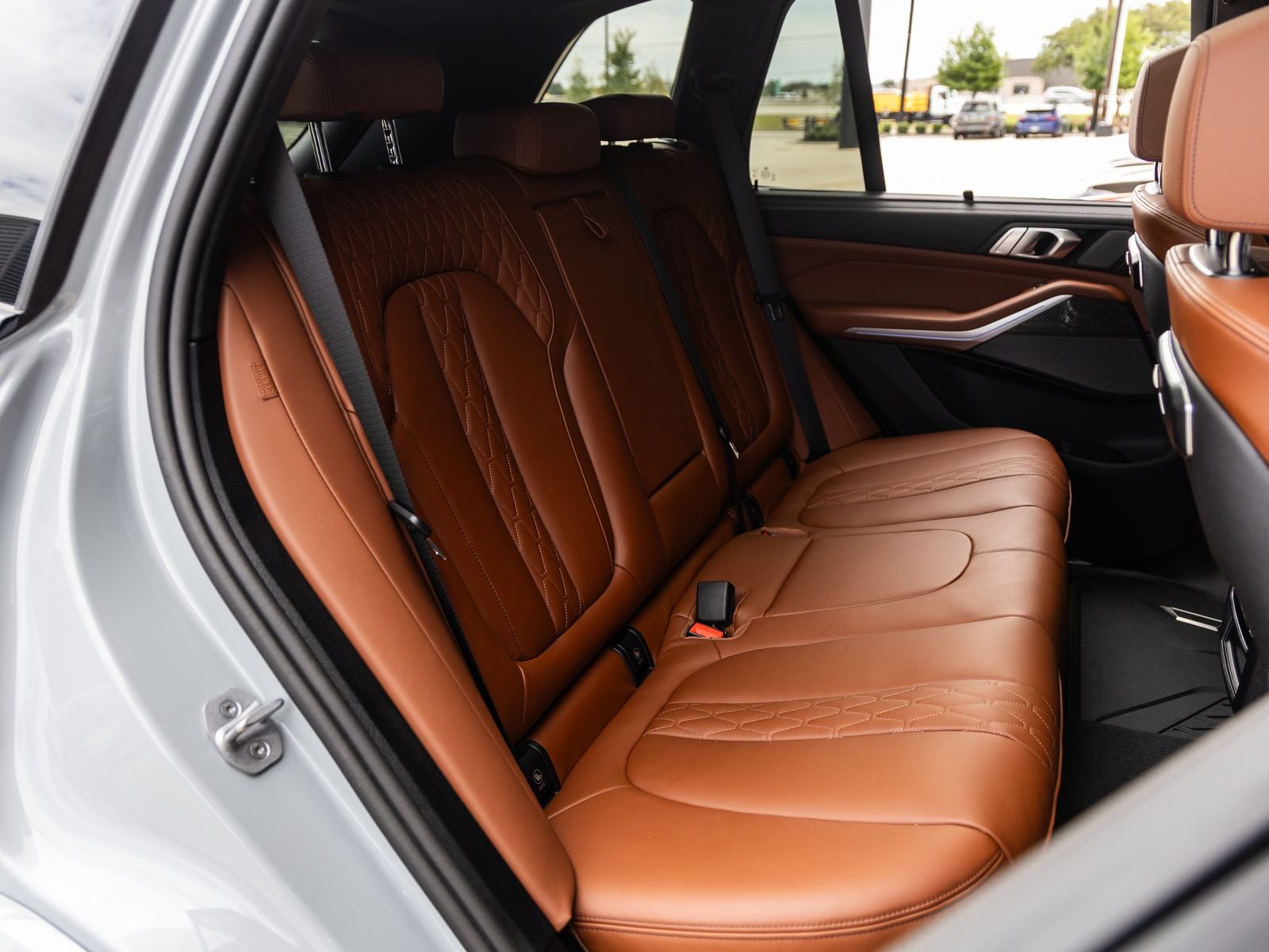 2025 BMW X5 M60i