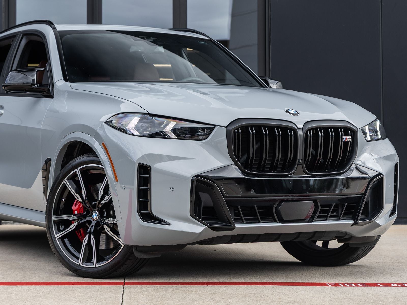 2025 BMW X5 M60i