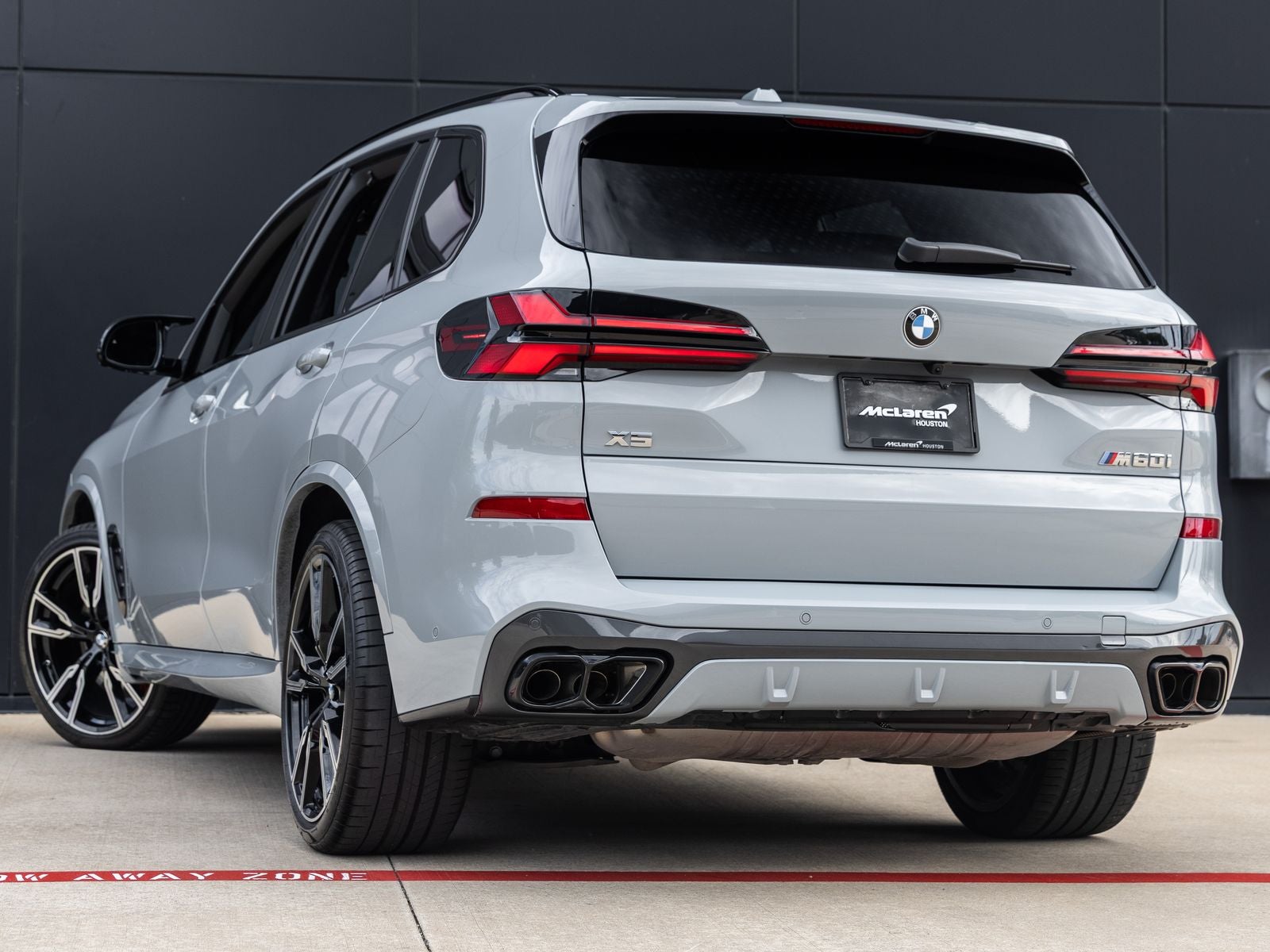 2025 BMW X5 M60i
