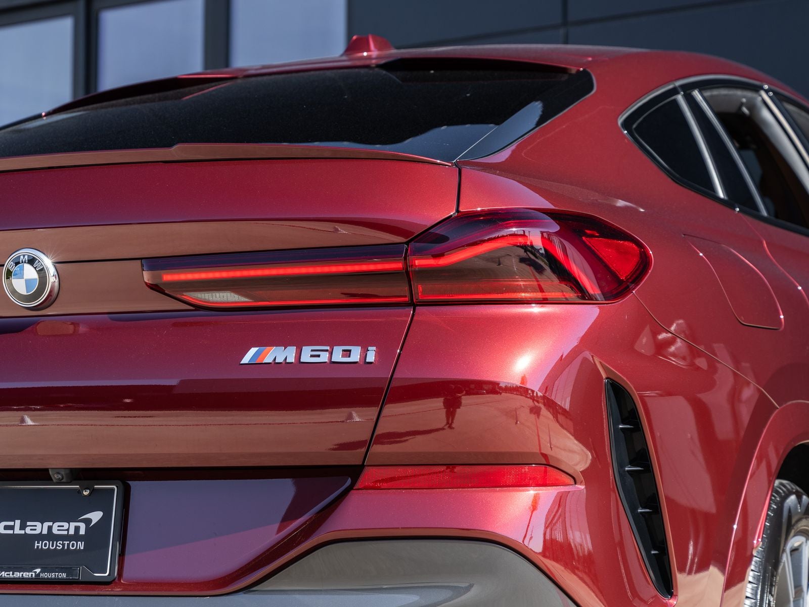 2025 BMW X6 M60i