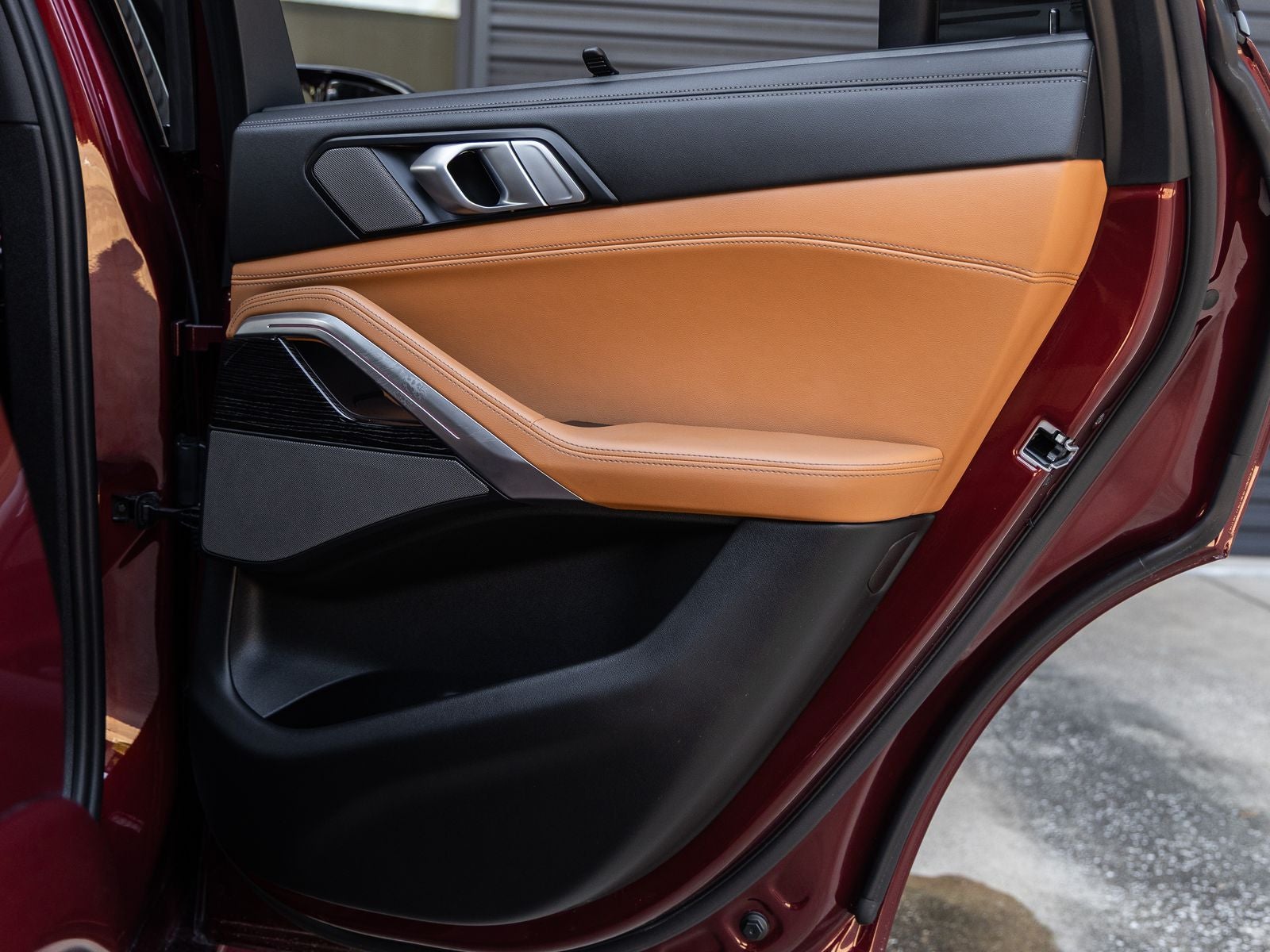 2025 BMW X6 M60i