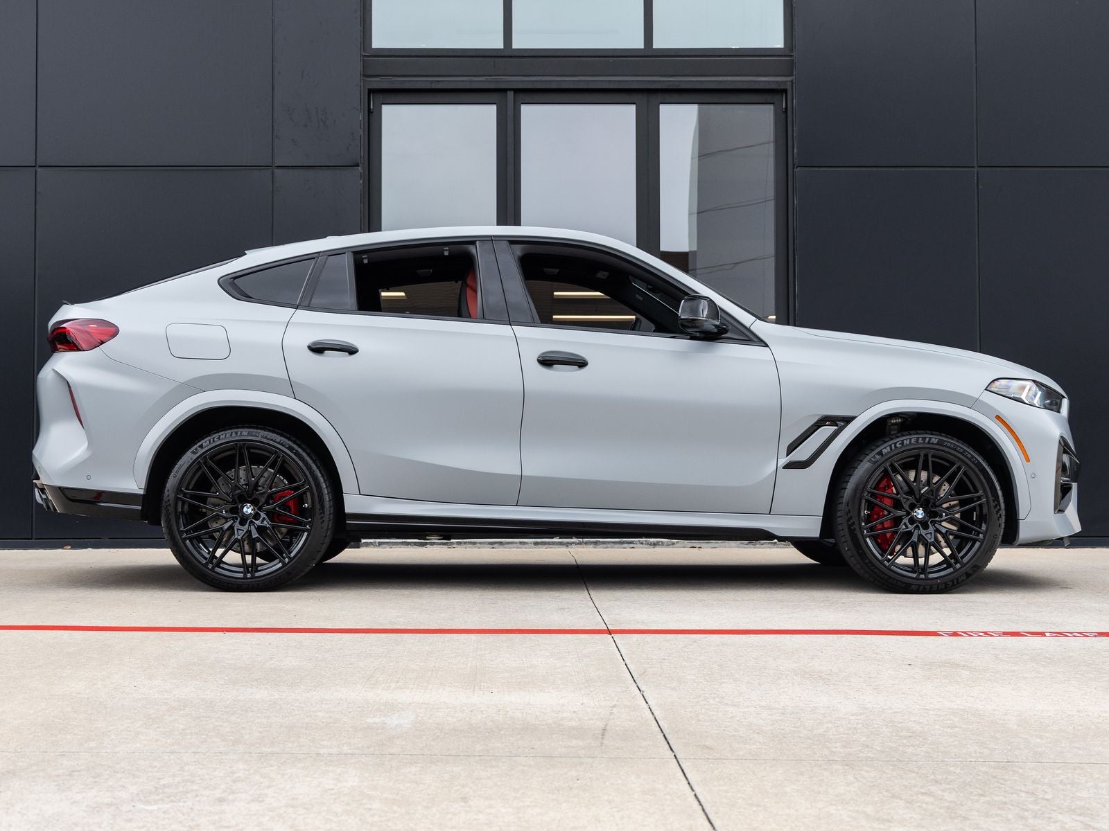 2025 BMW X6 M Base