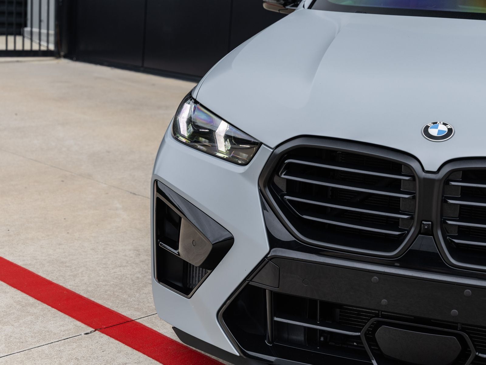 2025 BMW X6 M Base
