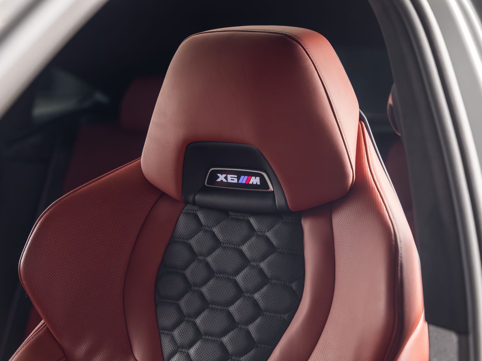2025 BMW X6 M Base