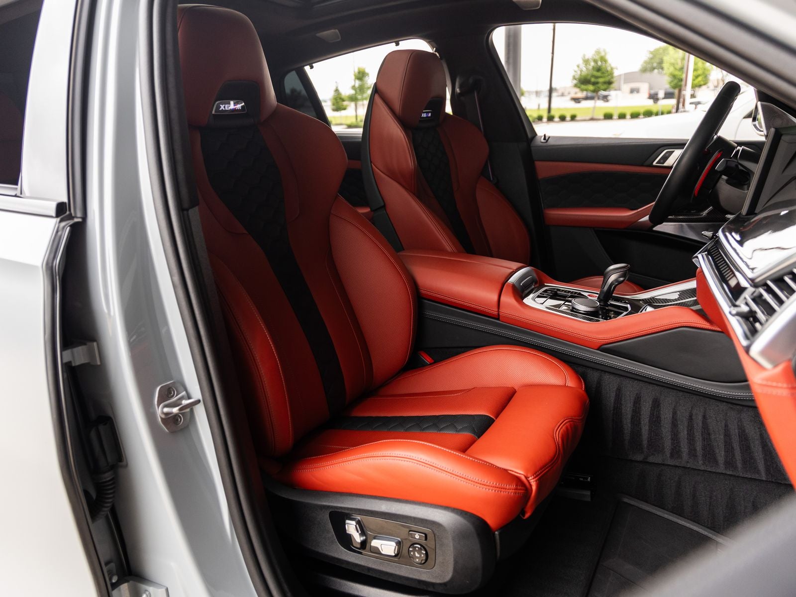 2025 BMW X6 M Base