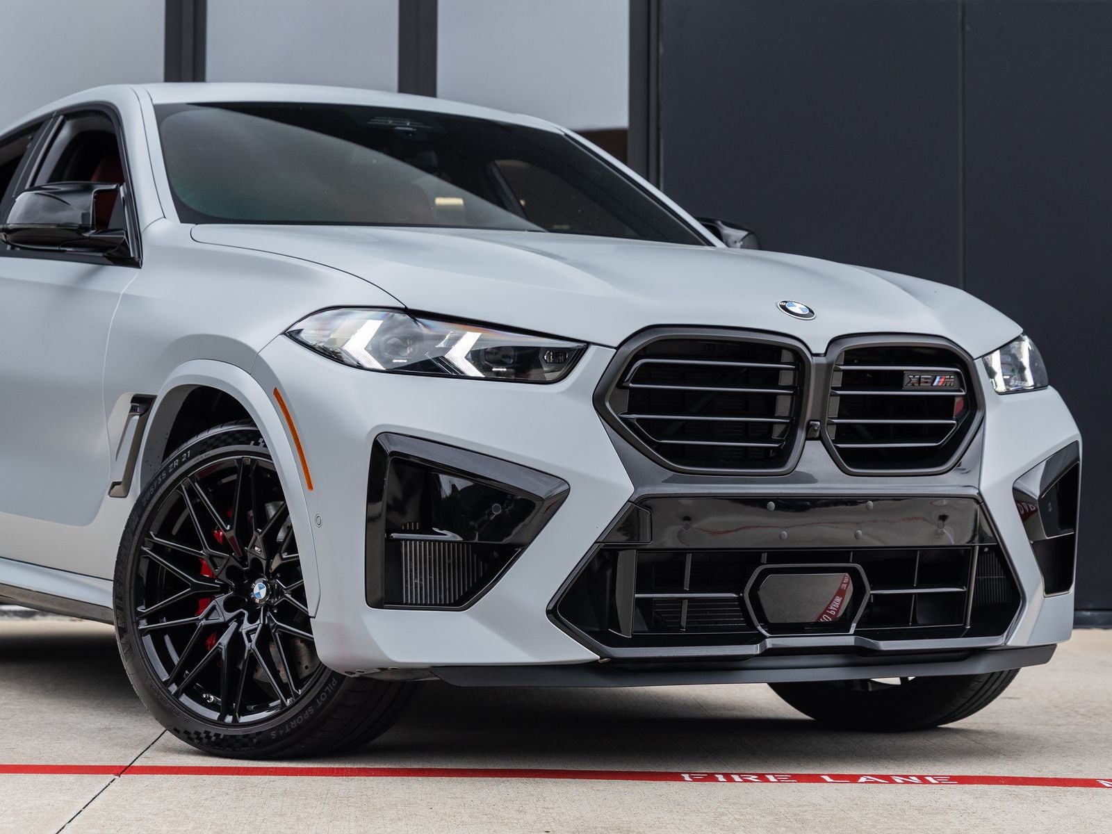 2025 BMW X6 M Base