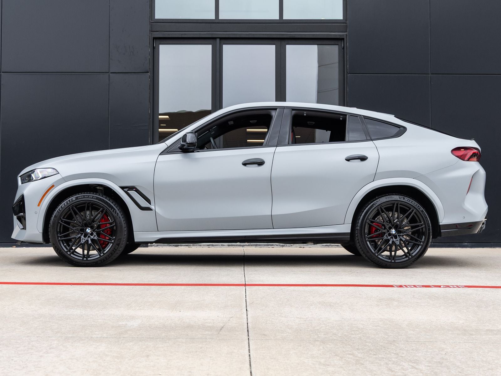 2025 BMW X6 M Base