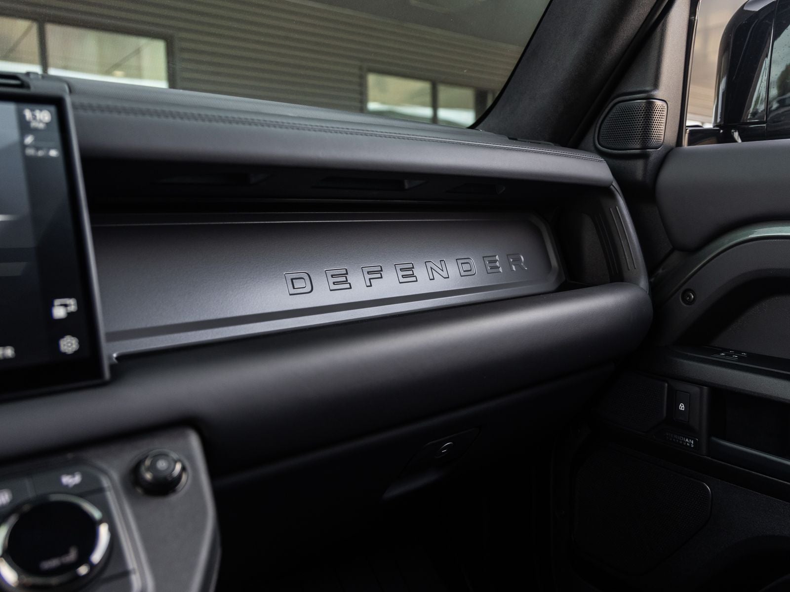 2025 Land Rover Defender 110 P635 OCTA V8