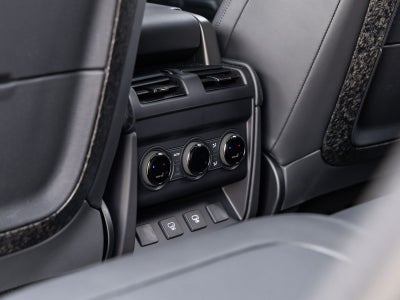 2025 Land Rover Defender 110 P635 OCTA V8