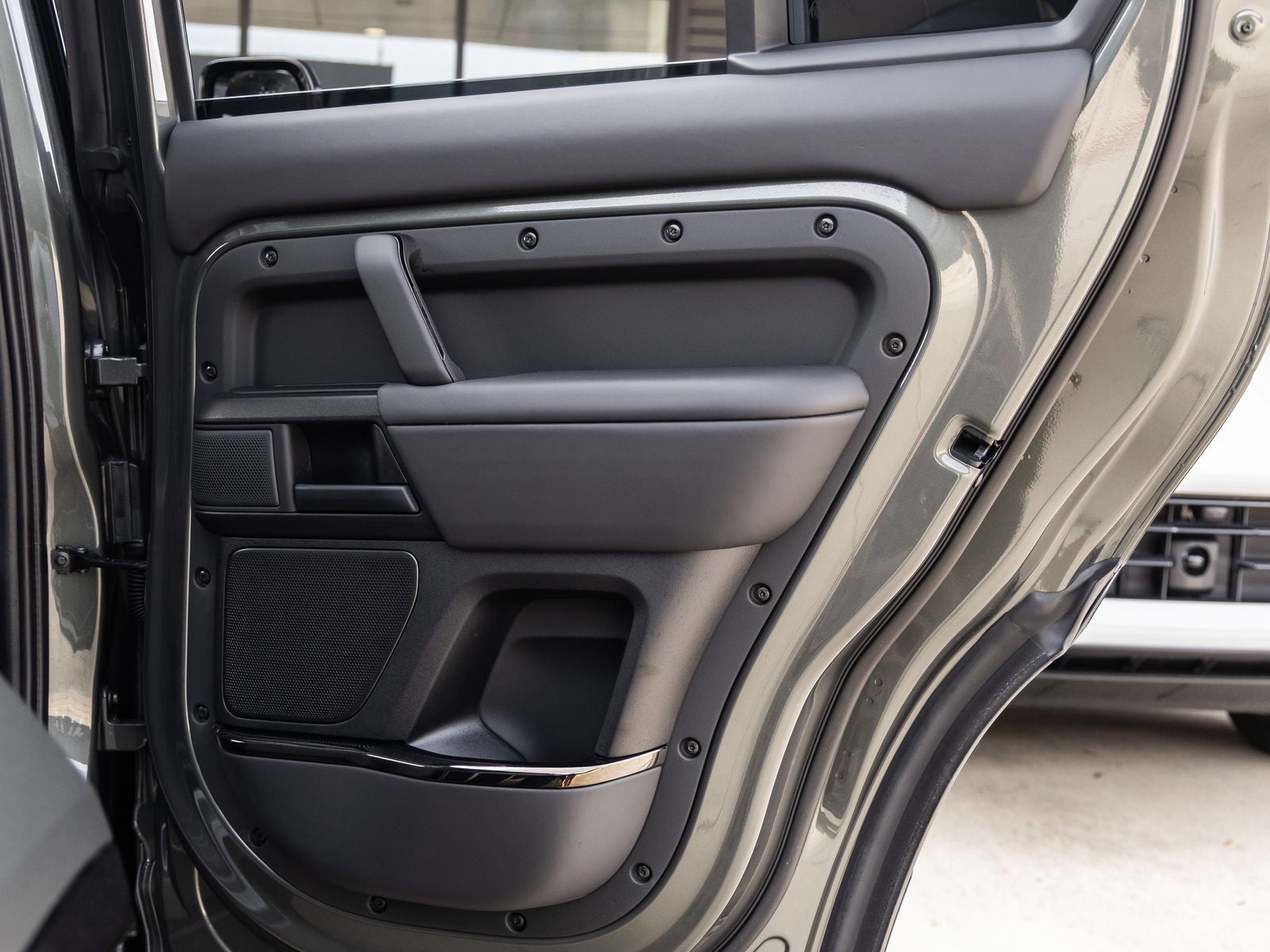 2025 Land Rover Defender 110 P635 OCTA V8