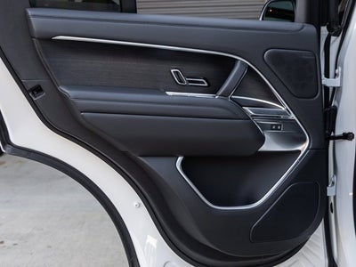 2025 Land Rover Range Rover SE