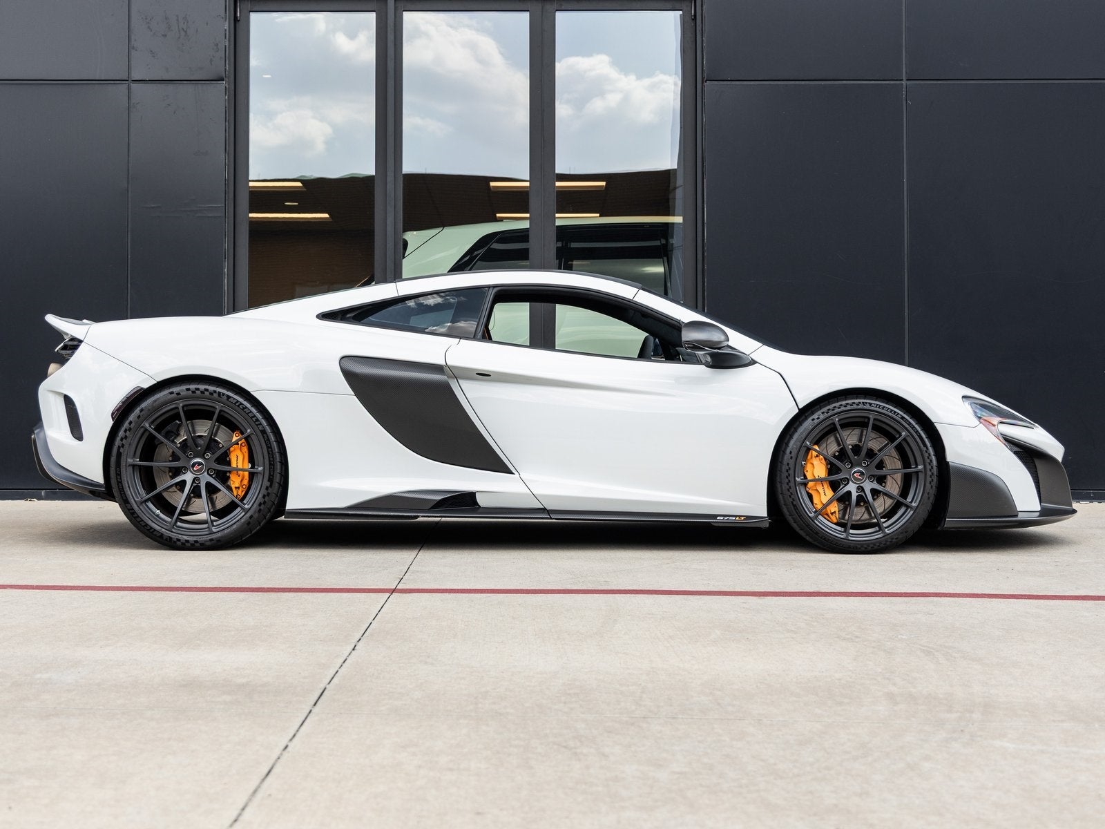 2016 McLaren 675LT Base