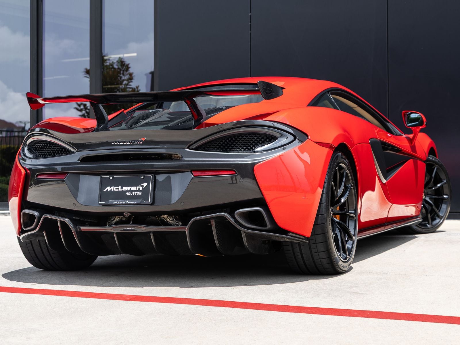 2016 McLaren 570S Base
