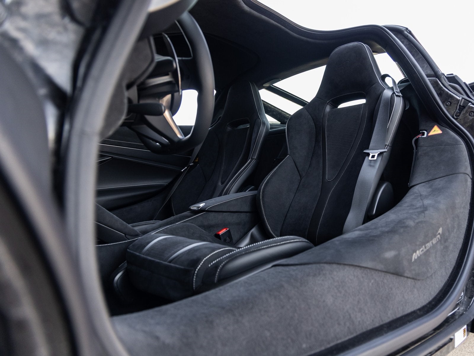 2026 McLaren 750S Base