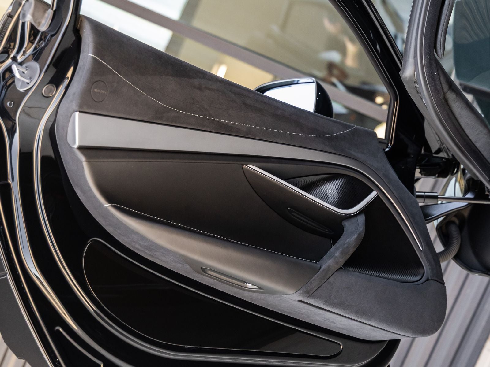 2027 McLaren 750S Base