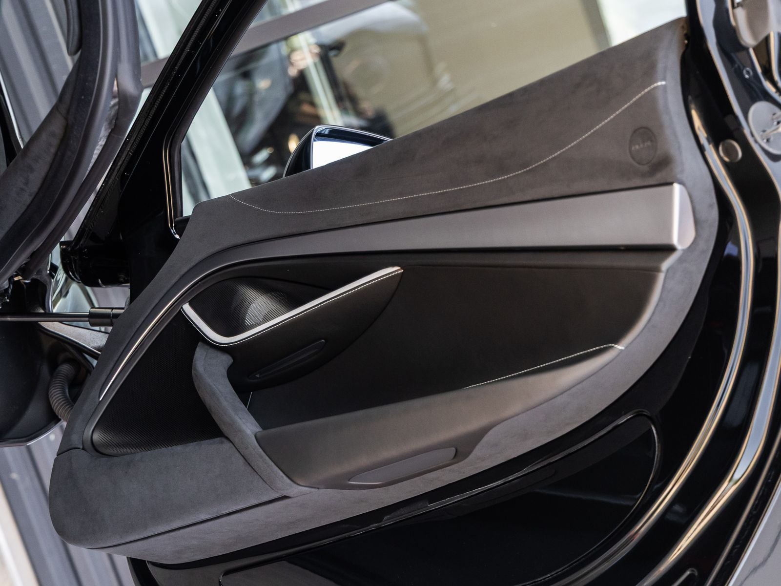 2027 McLaren 750S Base