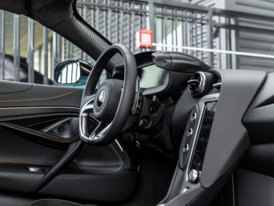 2026 McLaren 750S Base