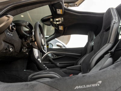 2027 McLaren 750S Base