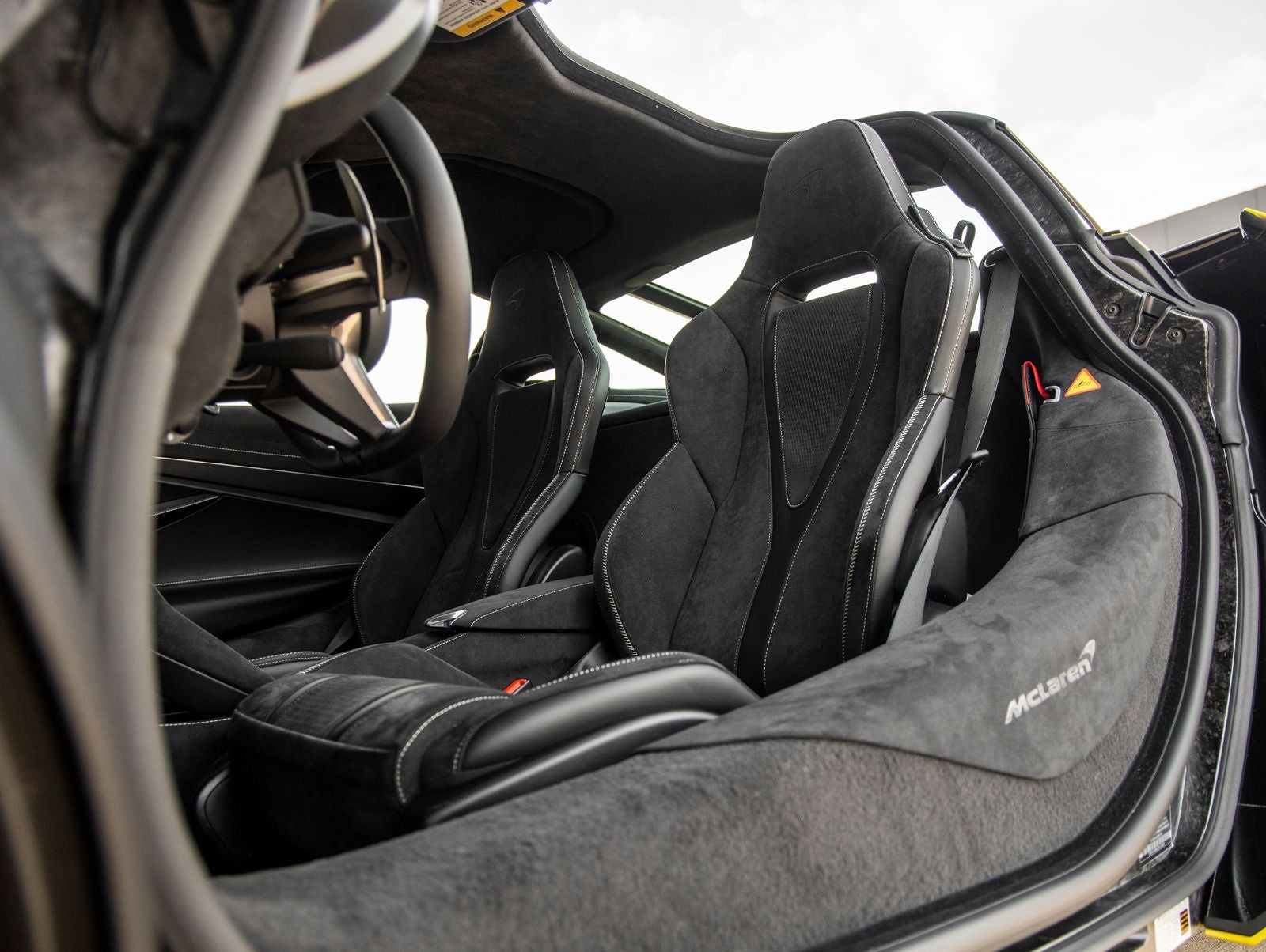 2027 McLaren 750S Base