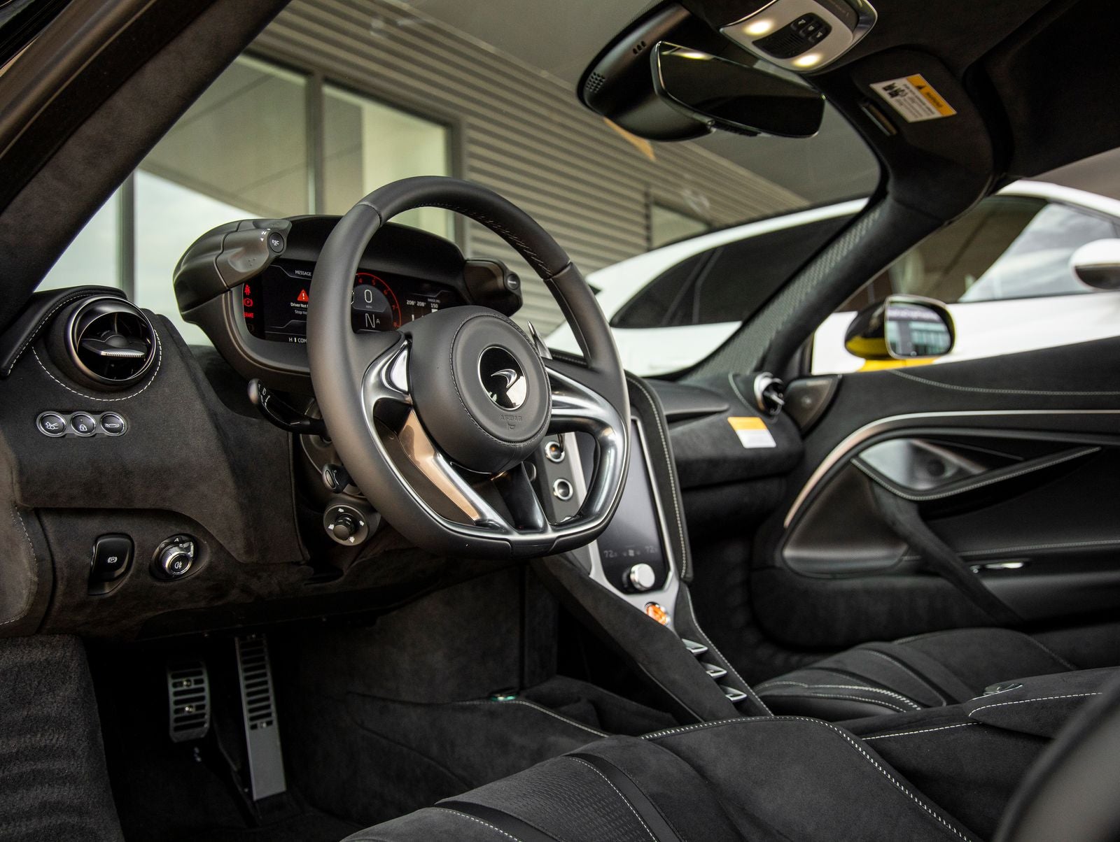 2027 McLaren 750S Base