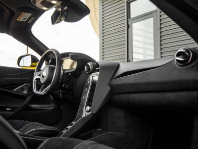 2027 McLaren 750S Base