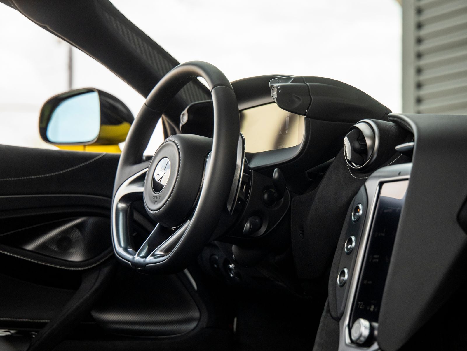 2027 McLaren 750S Base