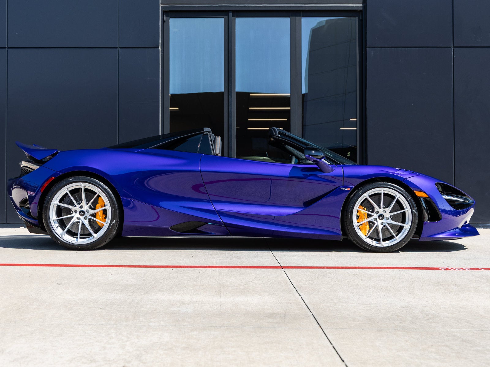 2027 McLaren 750S Base