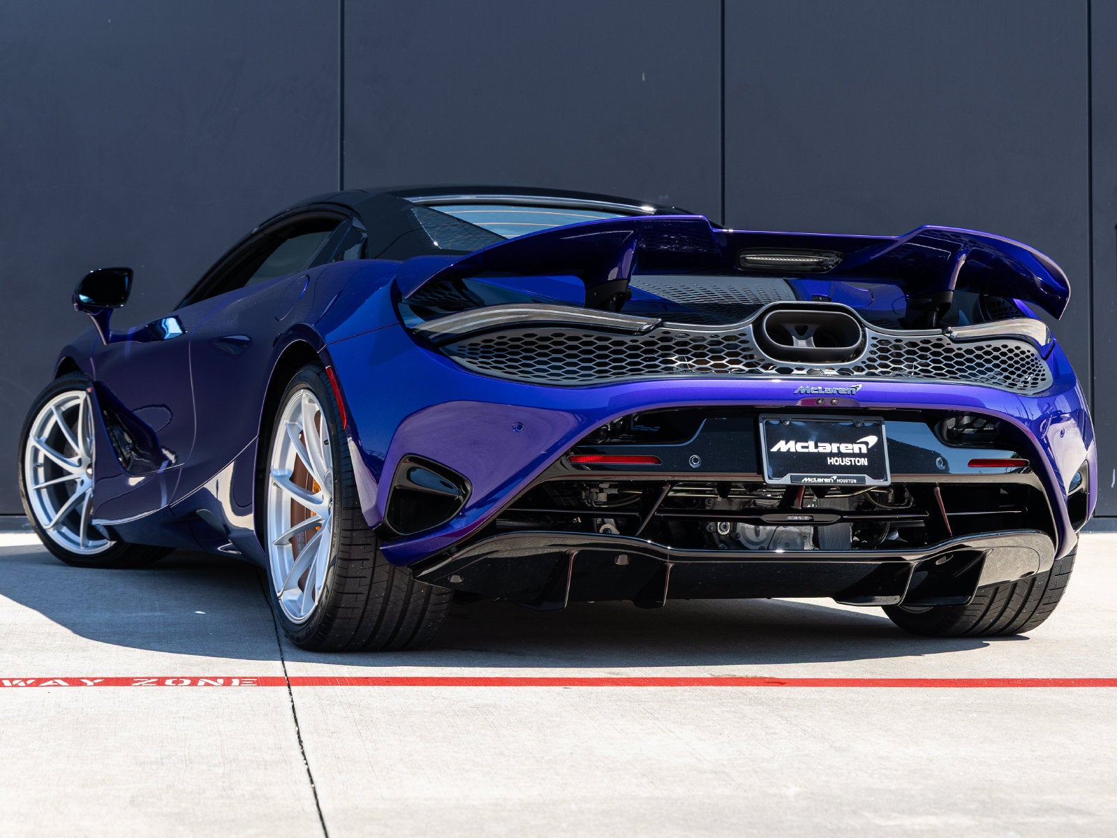 2027 McLaren 750S Base