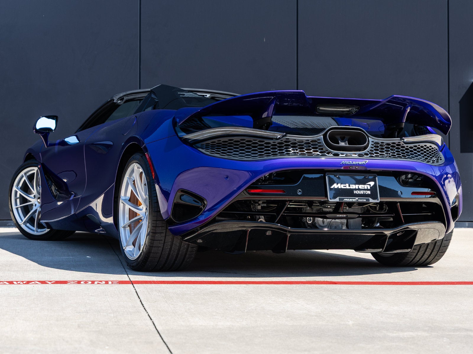 2027 McLaren 750S Base
