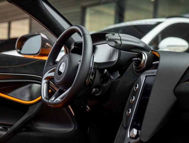 2026 McLaren 750S Base