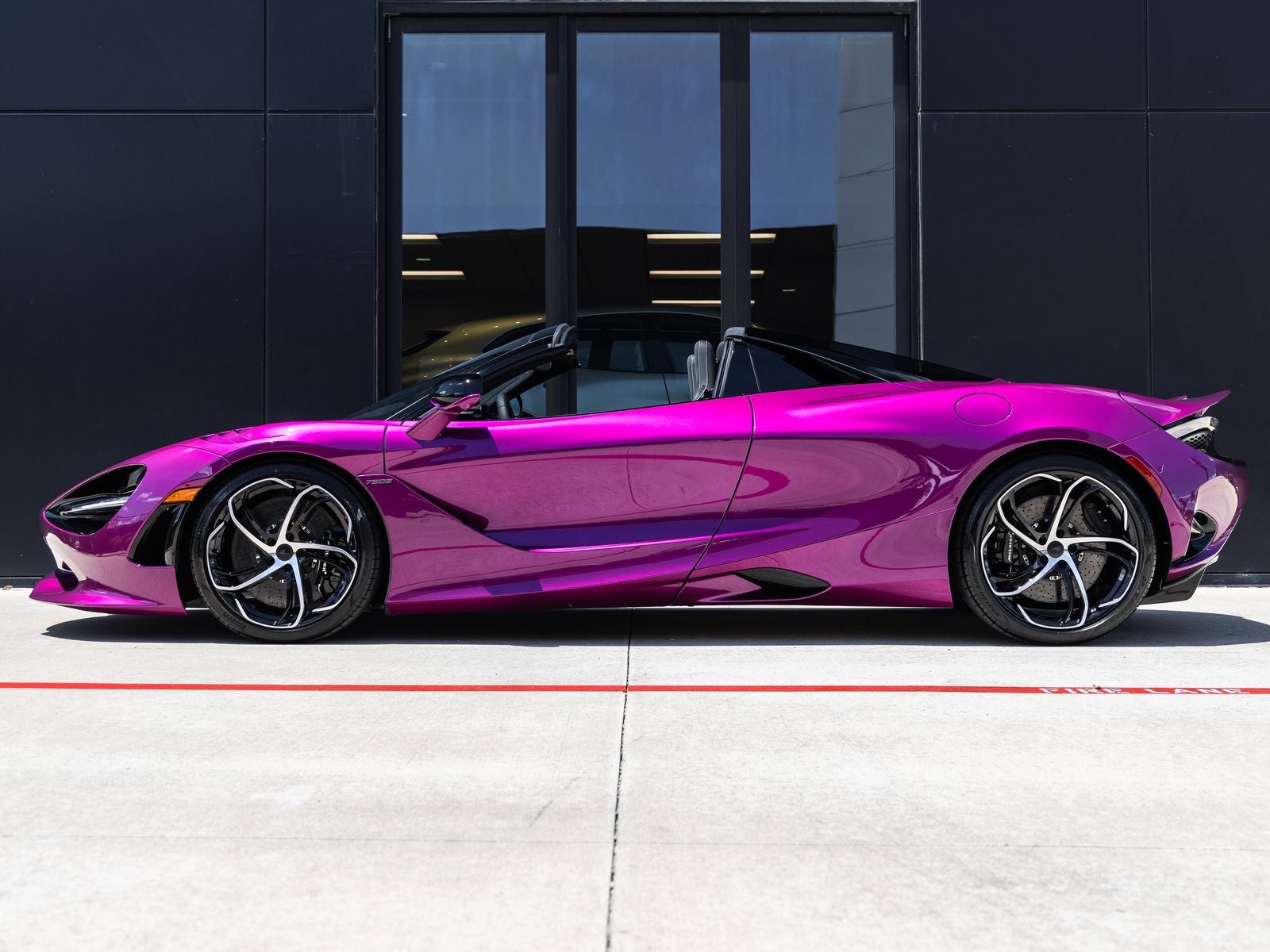 2027 McLaren 750S Base