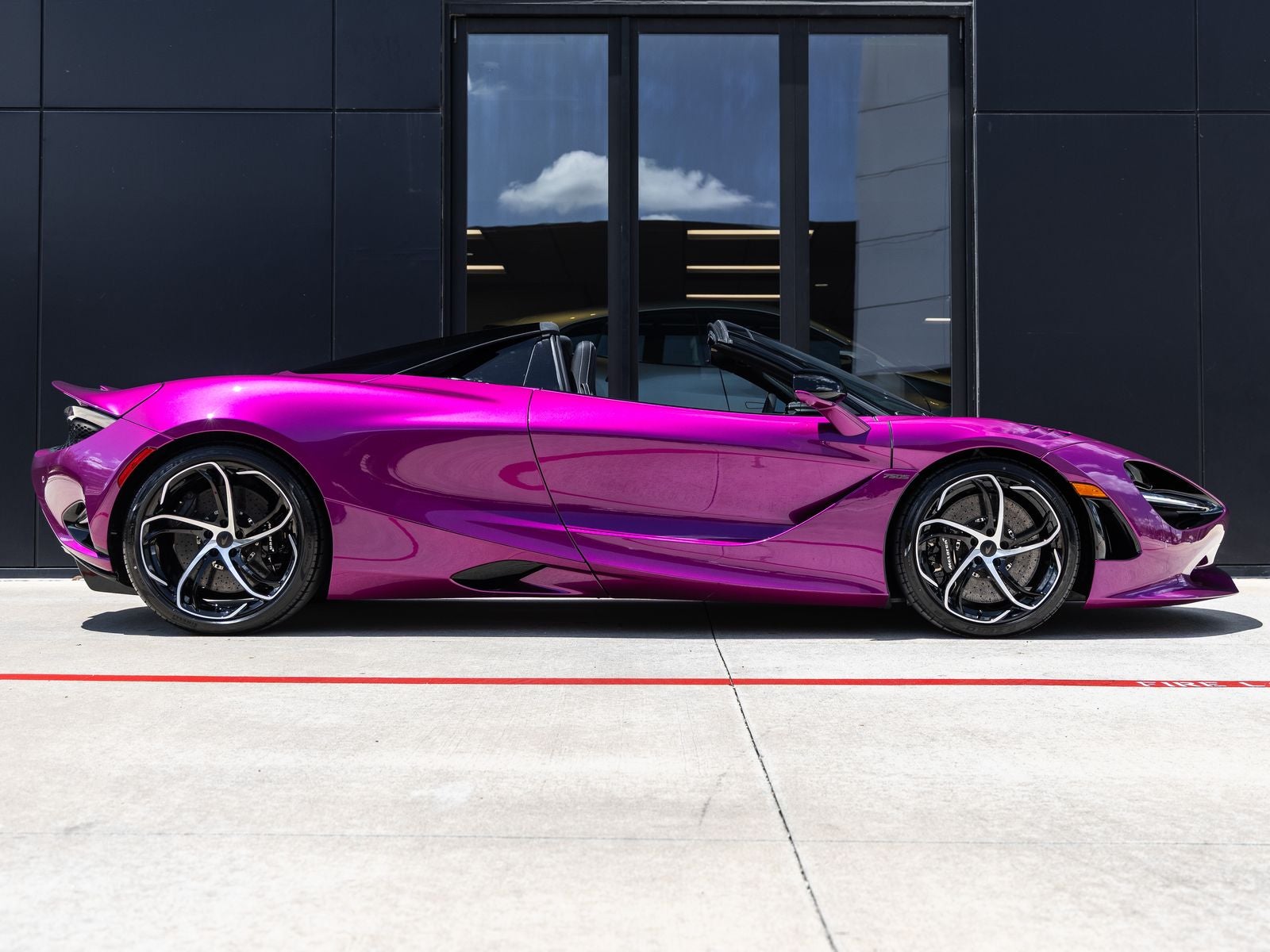 2027 McLaren 750S Base