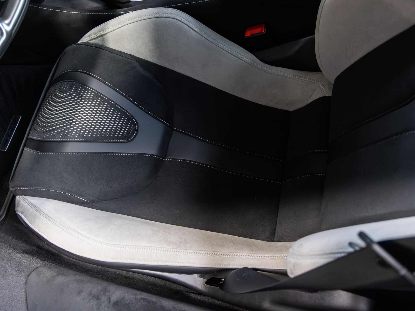 2027 McLaren 750S Base