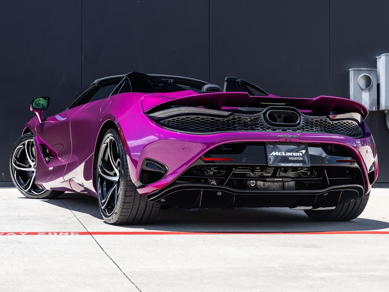 2027 McLaren 750S Base