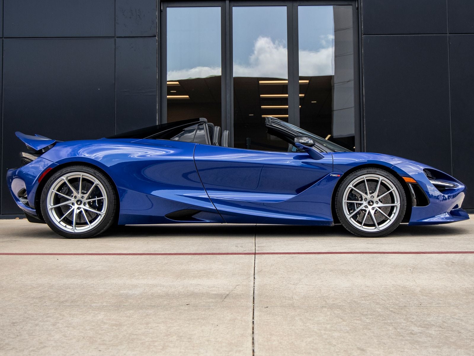 2024 McLaren 750S Base
