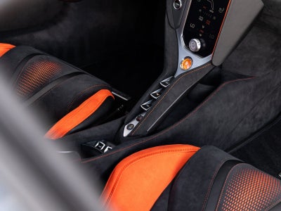 2026 McLaren 750S Base