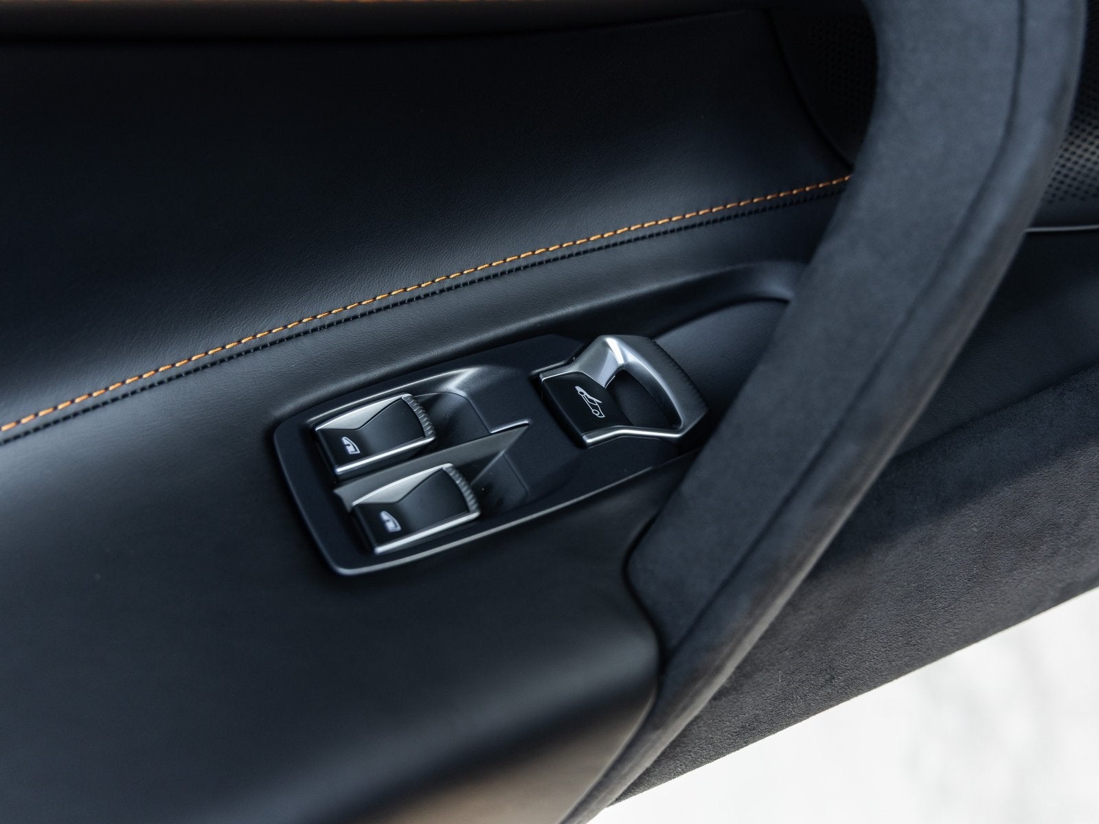 2026 McLaren 750S Base