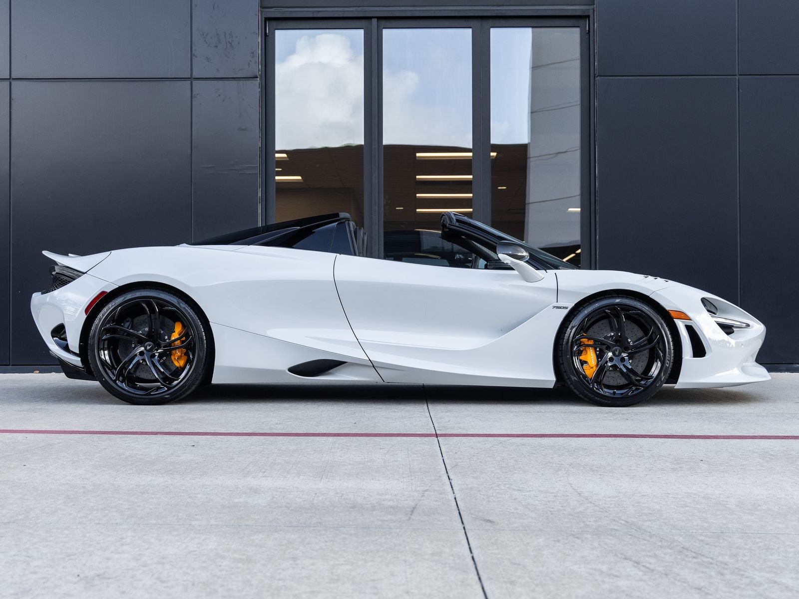 2027 McLaren 750S Base
