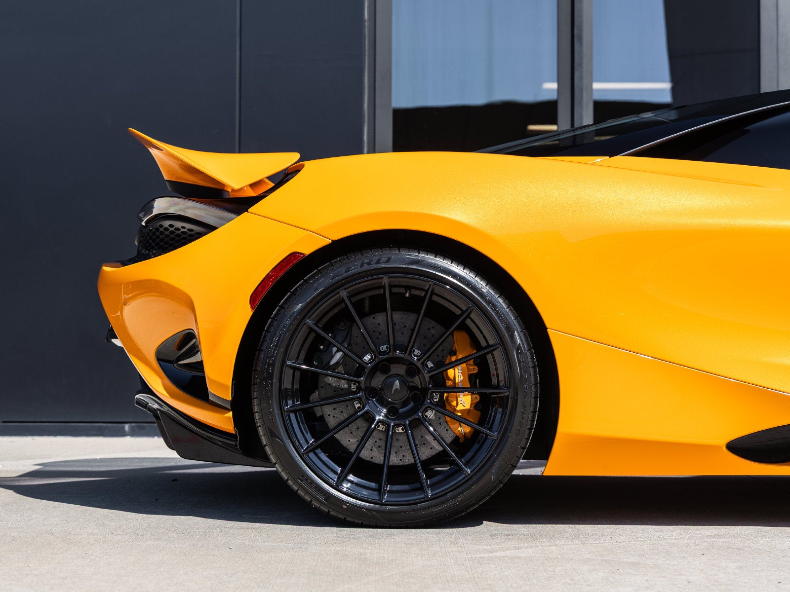 2027 McLaren 750S Base
